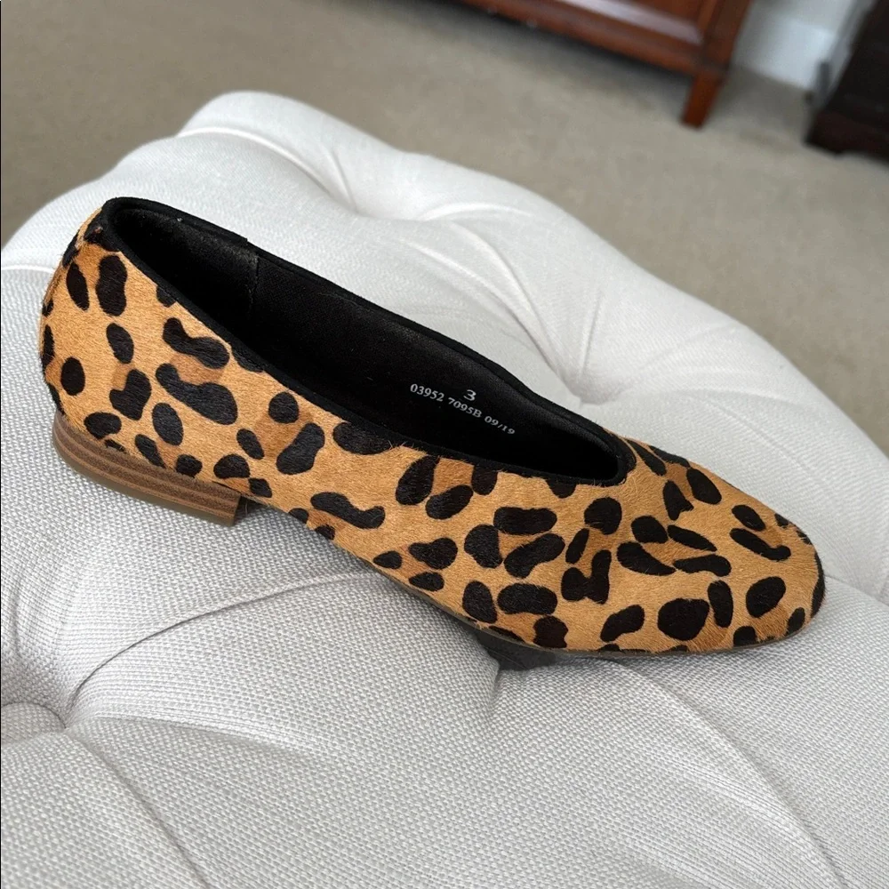 Marks and Spencer (M&S) leather leopard flats - Picture 3 of 9
